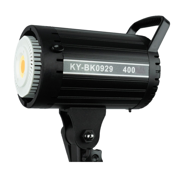 ویدیو لایت 400 وات مدل KY-BK ۰۹۲۹ cob همراه با سه پایه و سافت باکس ۹۰*۶۰
